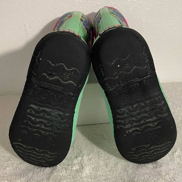 Bogs Classic Waterproof Green Floral Pull On Rubber Rain Boots Youth Size 4 - Picture 8 of 11